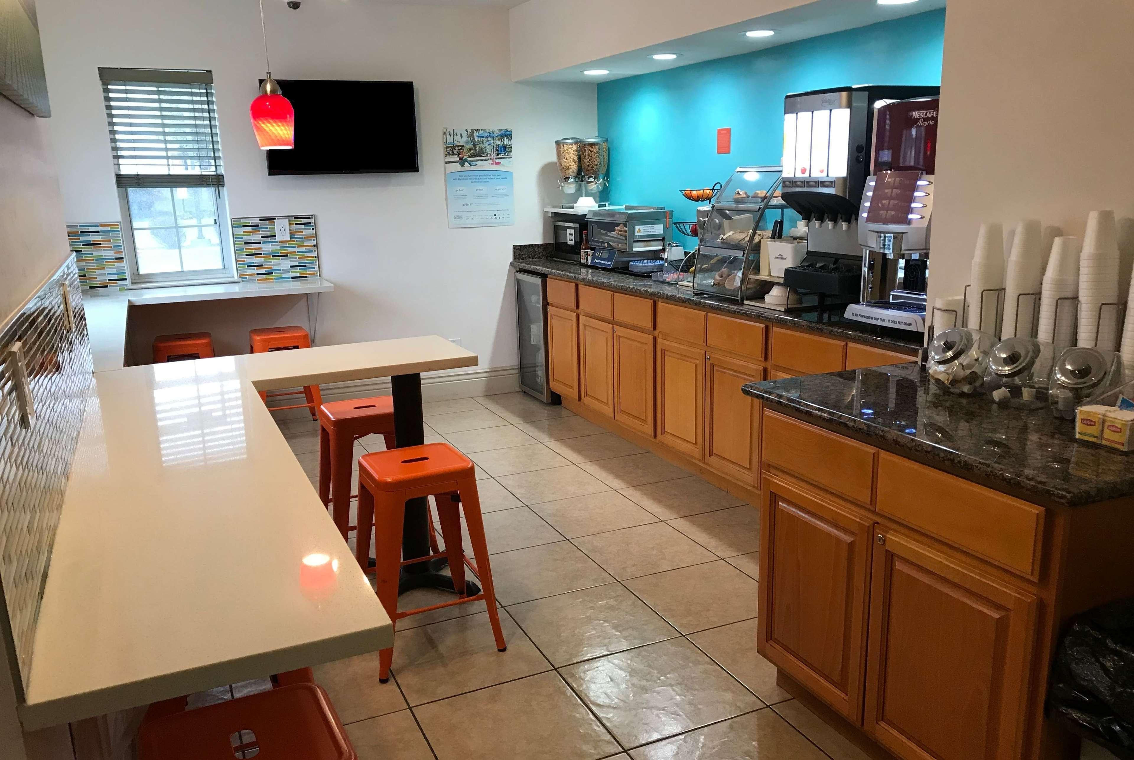 Howard Johnson By Wyndham Salinas Luaran gambar