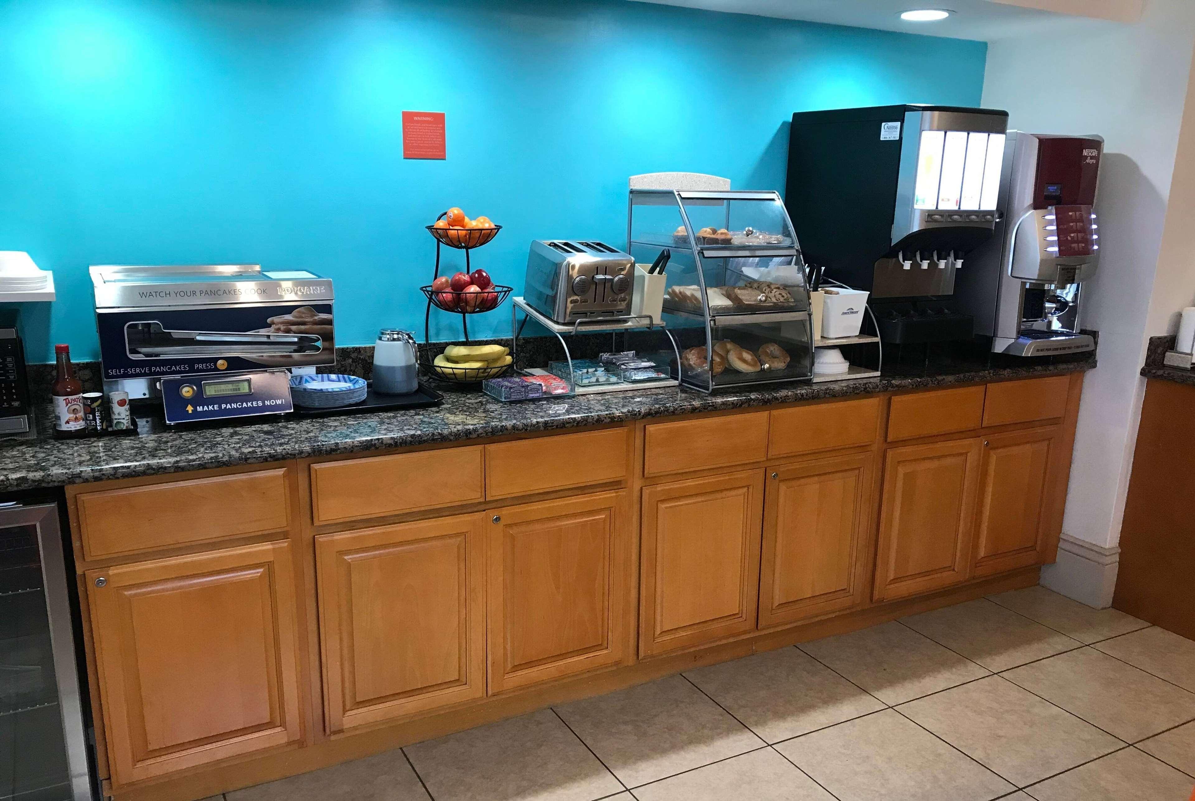 Howard Johnson By Wyndham Salinas Luaran gambar